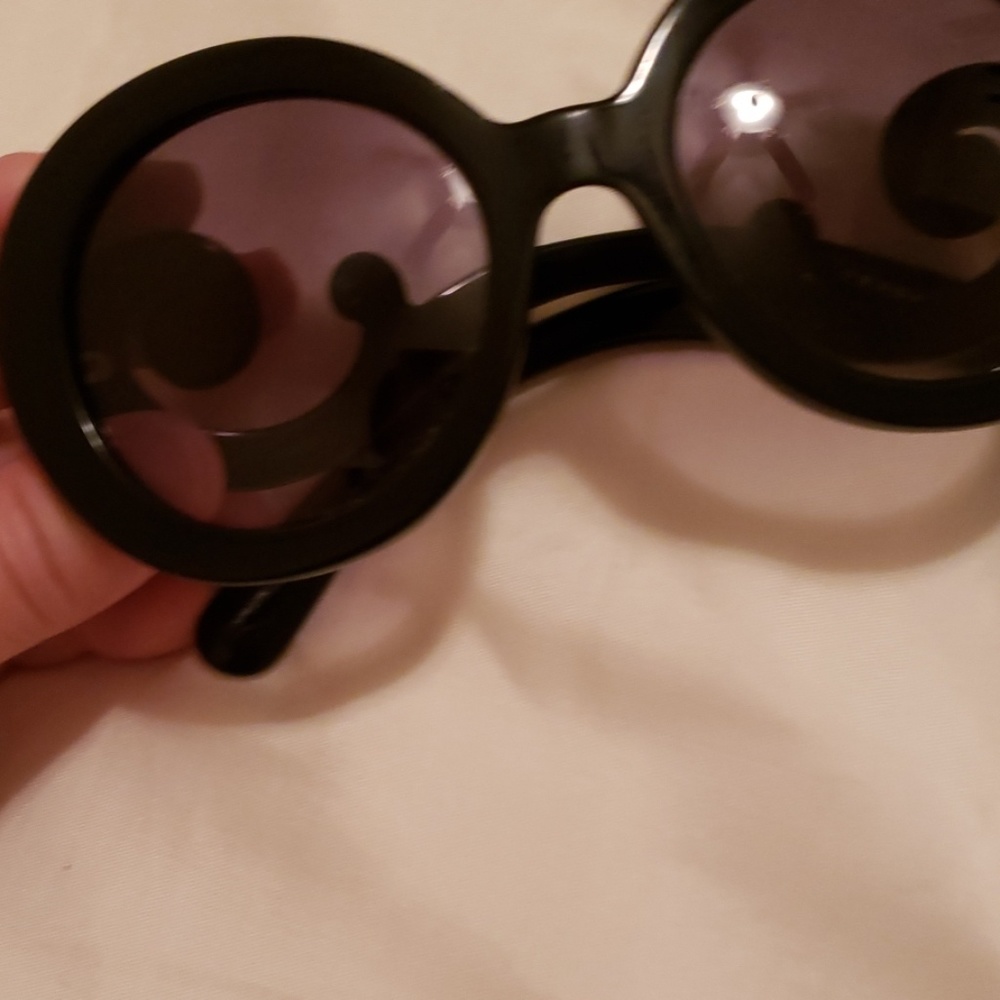Sunglasses - Picture 6 of 7